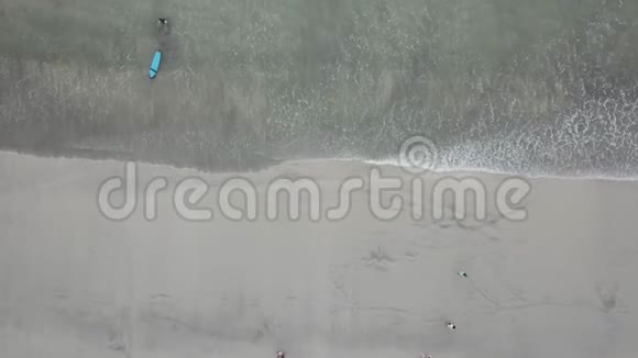 鸟瞰泰国南部普吉省的巴东海滩录像巴东海滩是著名的旅游胜地视频的预览图