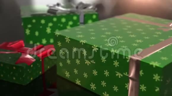 圣诞节生日绿色礼物动画视频的预览图