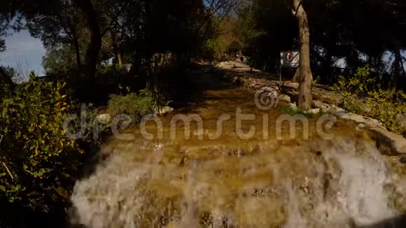 阿达纳乔卓克公园人工瀑布视频的预览图
