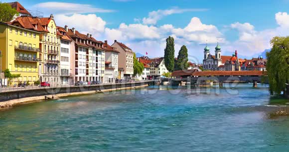 瑞士卢塞恩的老城建筑视频的预览图