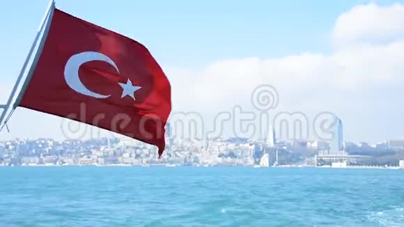 美丽的风景旅游地标从海上航行博斯普鲁斯土耳其汽艇黄金之角景观视频的预览图