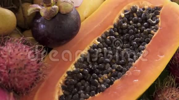 泰国外来热带水果的测定包括木瓜红毛丹龙果龙眼芒果视频的预览图