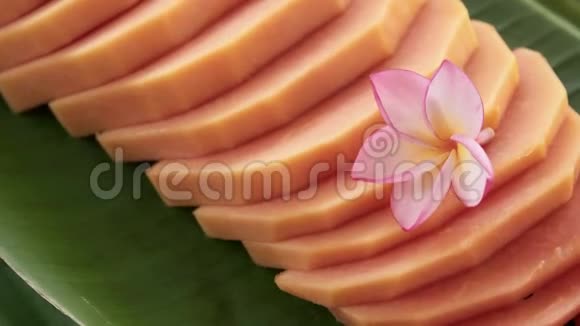 鲜生的泰国热带水果的切片视频的预览图