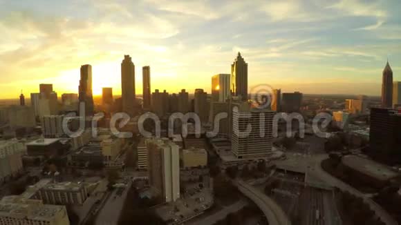 亚特兰大空中城市景观高速公路视频的预览图