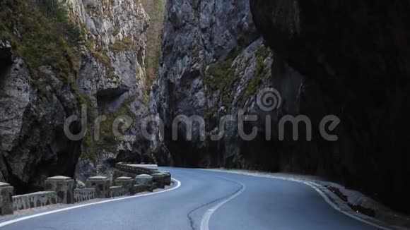 著名的罗马尼亚峡谷之路视频的预览图