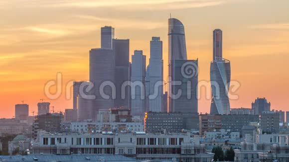 日落后的莫斯科国际商务中心和莫斯科城市天际线视频的预览图