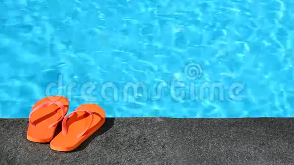 泳池旁的沙滩视频的预览图