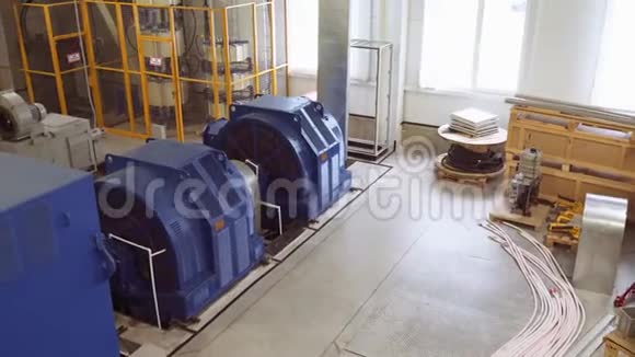 制造工厂的高压电动机很高的发电站高压4k视频的预览图