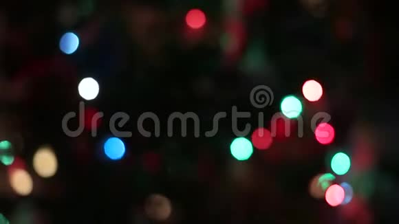 抽象背景带彩灯圣诞树视频的预览图