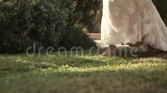 新娘在蒙特卡洛步行4K视频的预览图