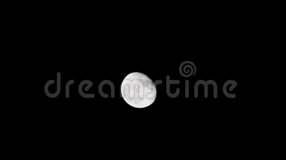 行星地球的卫星满月月亮升起月光之夜在黑暗的天空升起满月视频的预览图