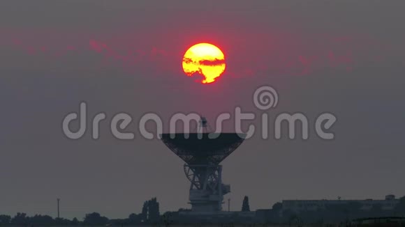 外层空间无线电通信系统视频的预览图