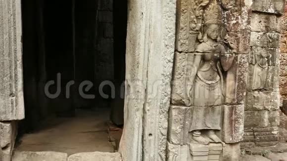 古吴哥窟全景墙细节柬埔寨日落4K视频的预览图