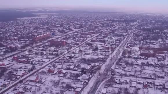 雪城空中摄影雪中屋顶视频的预览图
