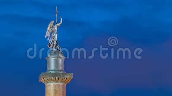 亚历山大宫广场上的天使雕像圣彼得堡俄罗斯视频的预览图