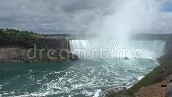 尼亚加拉瀑布和尼亚加拉河的景色北美最大的瀑布视频的预览图