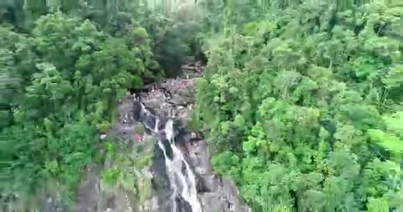 巴赫马国家公园的巨大瀑布视频的预览图