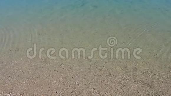白沙滩近了视频的预览图