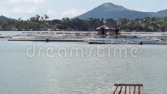 湖前竹筏视频的预览图