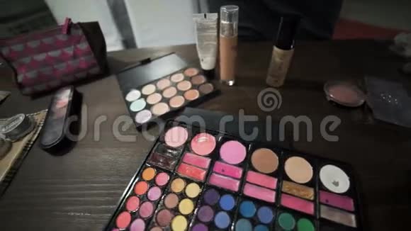 化妆品和化妆品视频的预览图