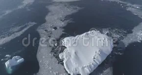 南极洲弗拉德斯基站空中变焦视频的预览图