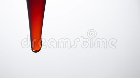吸管滴血视频的预览图