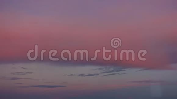 日落时的粉红云视频的预览图