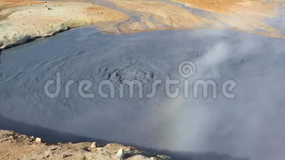 富马罗火山沸腾泥盆冰岛视频的预览图