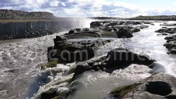 冰岛强大的Selfoss瀑布视频的预览图
