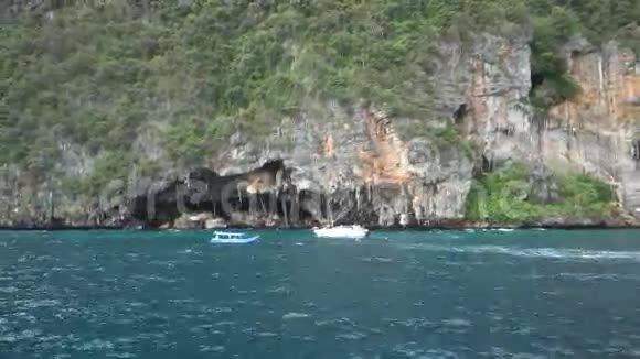 维京洞穴从船上射出视频的预览图