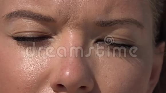 女人的眼睛脸女人视频的预览图