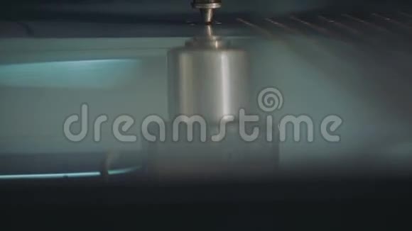 数控激光切割金属钢的程序工业技术特写视频的预览图