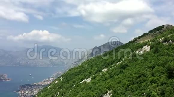 山景和海景不错科托黑山视频的预览图