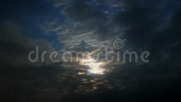 云中的月光视频的预览图