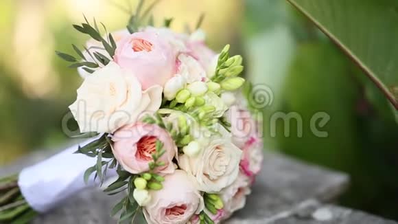 婚礼上的玫瑰和牡丹都很近黑山婚礼视频的预览图