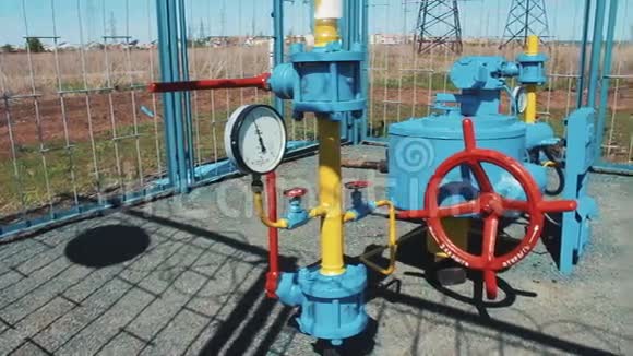 抽运天然气的燃气设备石油和天然气工业带有压力计的管道一个用于视频的预览图