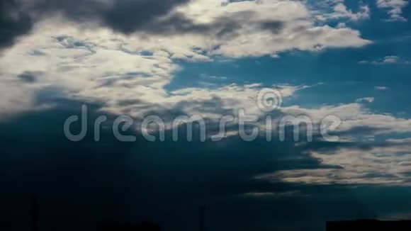 非常美丽的卷云时间流逝视频的预览图