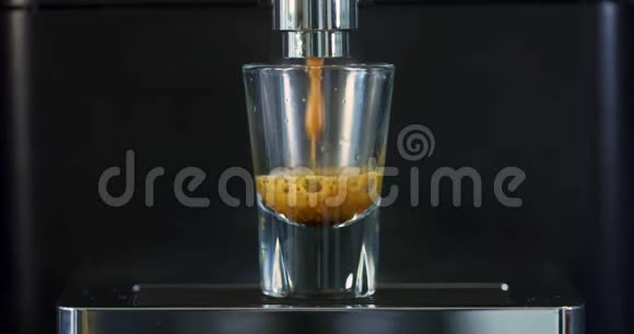 专享咖啡机制作浓咖啡视频的预览图