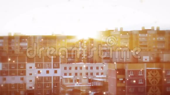 高层住宅背景下的日落视频的预览图