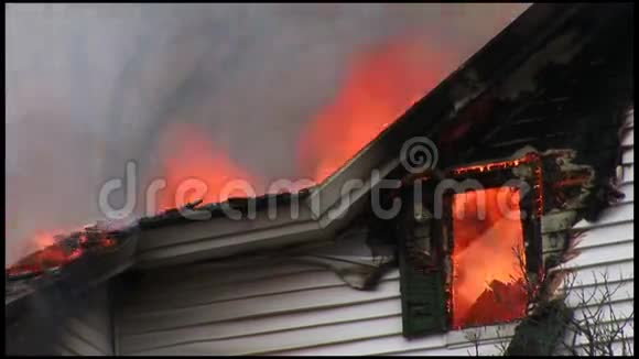 家庭防火窗12视频的预览图