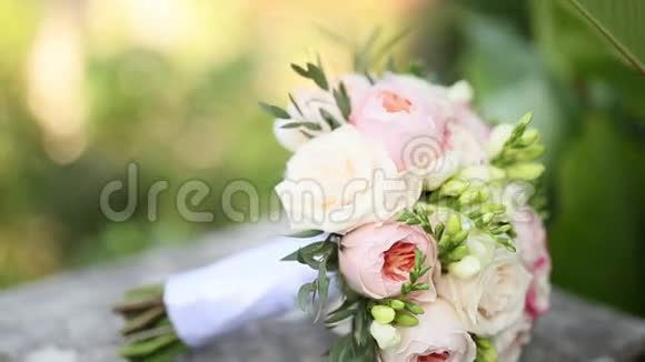 婚礼上的玫瑰和牡丹都很近黑山婚礼视频的预览图