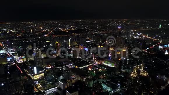 4曼谷摩天大楼灯光的空中夜景视频的预览图