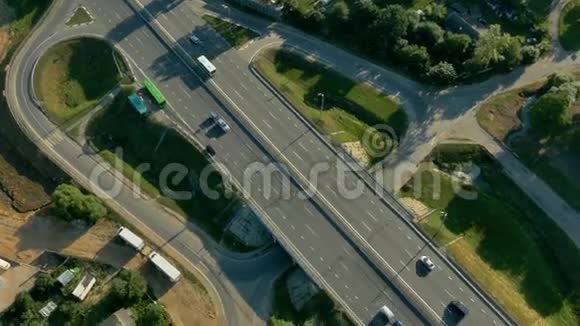 高速公路鸟瞰图视频的预览图