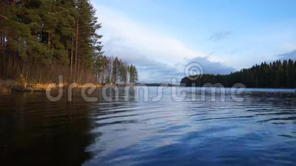 芬兰的湖视频的预览图