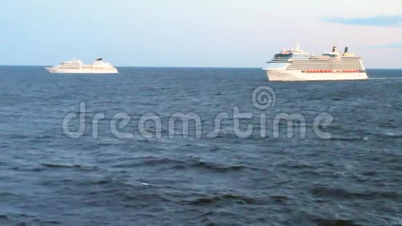 波罗的海两艘邮轮视频的预览图