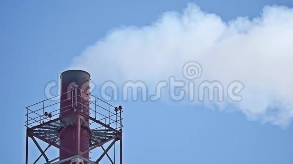 卫生防护中心烟囱的烟雾工业环境的污染环境灾难蓝天视频的预览图