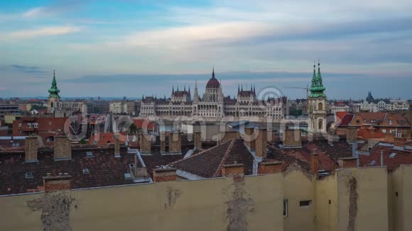 匈牙利布达佩斯布达佩斯城市天际线昼夜间隔4K视频的预览图