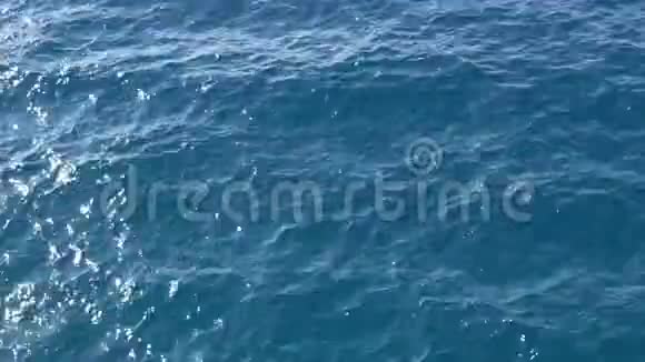 蓝色海面上的涟漪视频的预览图