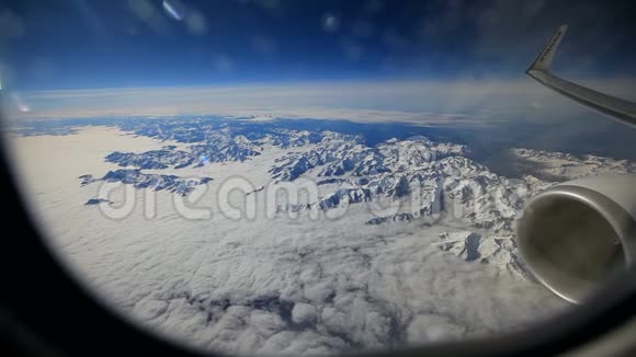 从飞机上看到雪N高山视频的预览图