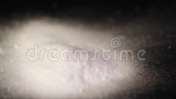 气泡粉的化学反应织构冷苏打醋视频的预览图